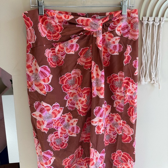 LOFT Skirt - Picture 2 of 9